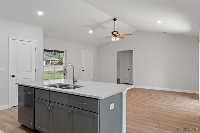 7671 N Maltese Drive, Citrus Springs, FL 34433