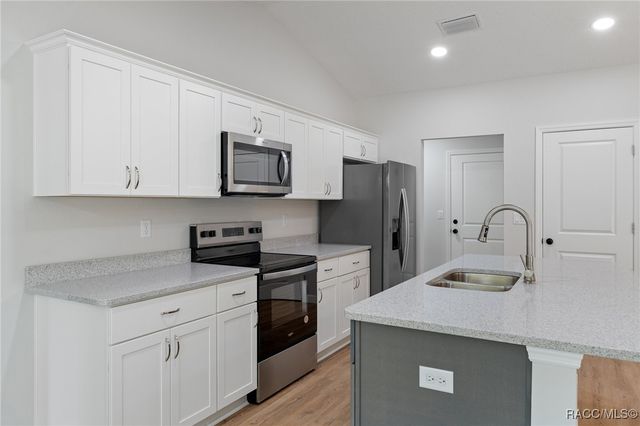 7671 N Maltese Drive, Citrus Springs, FL 34433