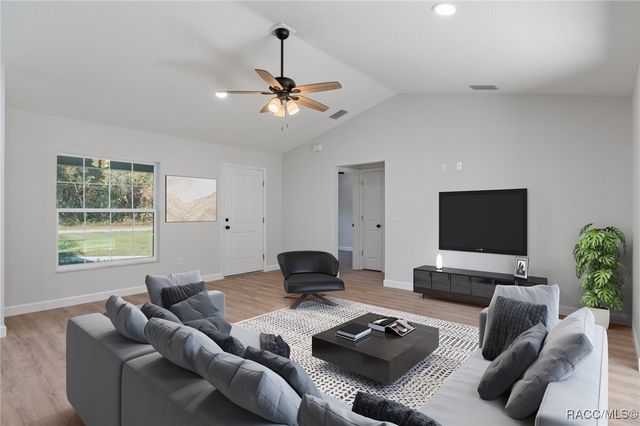 7671 N Maltese Drive, Citrus Springs, FL 34433