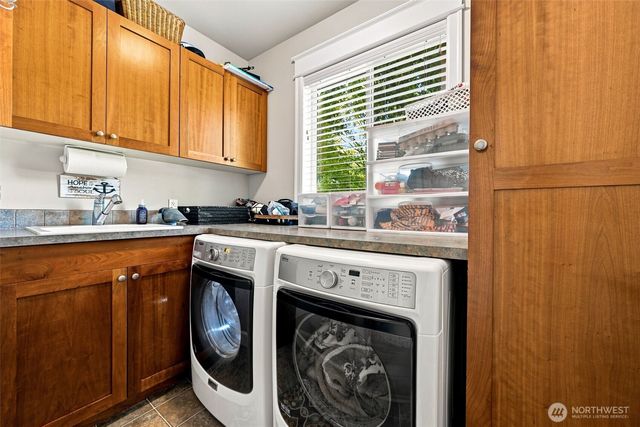 1720 52nd Avenue SE, Olympia, WA 98501