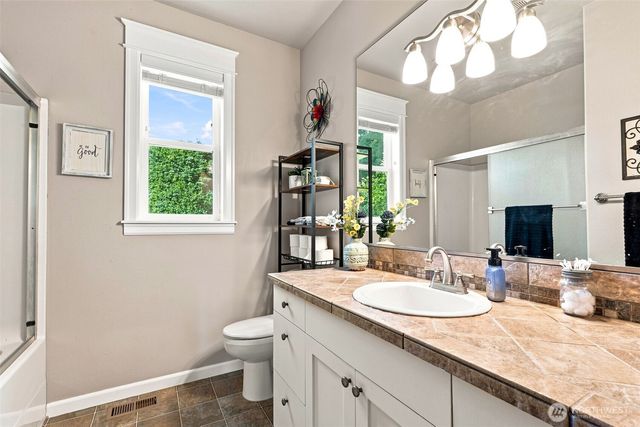 1720 52nd Avenue SE, Olympia, WA 98501