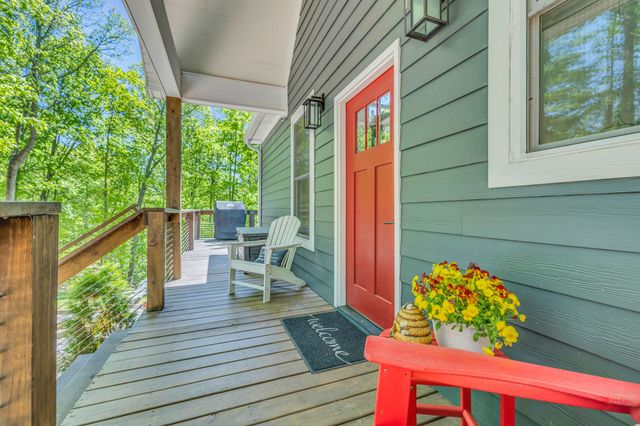 420 Holiday Haven Dr, Smithville, TN 37166