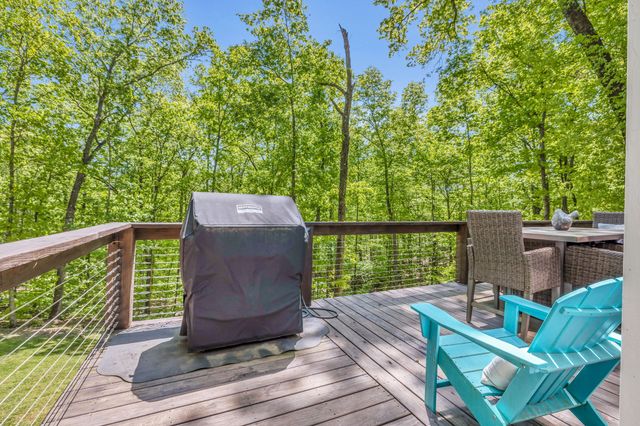 420 Holiday Haven Dr, Smithville, TN 37166