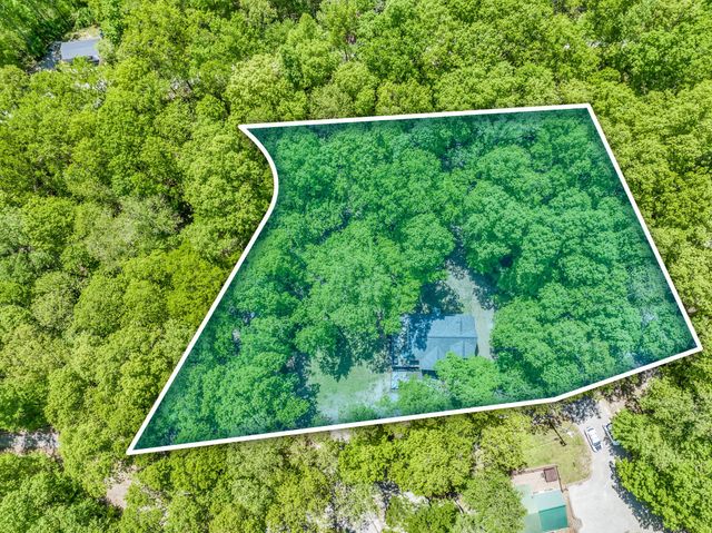 420 Holiday Haven Dr, Smithville, TN 37166