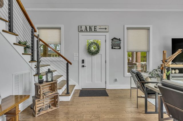 420 Holiday Haven Dr, Smithville, TN 37166