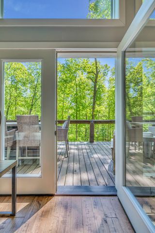 420 Holiday Haven Dr, Smithville, TN 37166