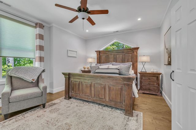 420 Holiday Haven Dr, Smithville, TN 37166