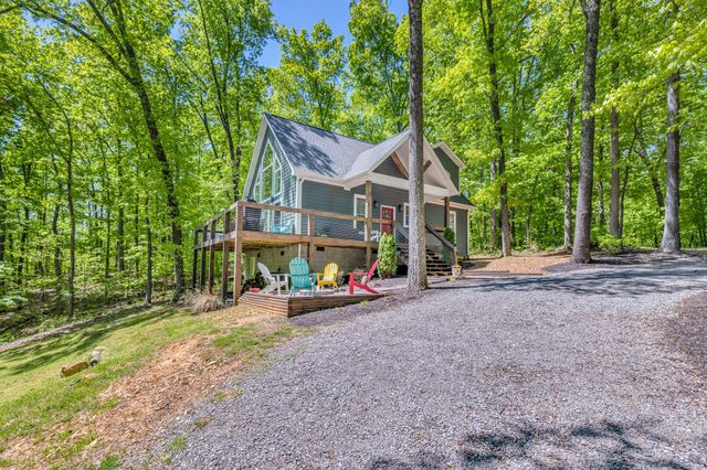 420 Holiday Haven Dr, Smithville, TN 37166