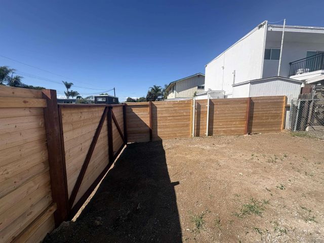 218-220 E Connecticut Ave, Vista, CA 92084