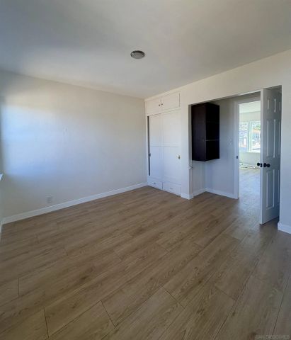 218-220 E Connecticut Ave, Vista, CA 92084