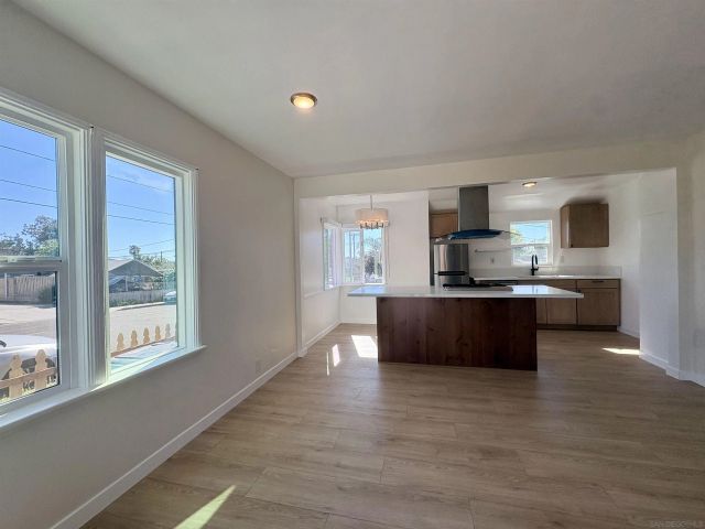 218-220 E Connecticut Ave, Vista, CA 92084