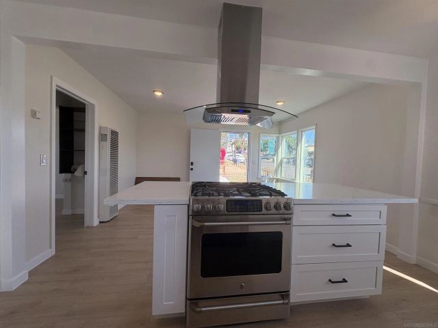 218-220 E Connecticut Ave, Vista, CA 92084