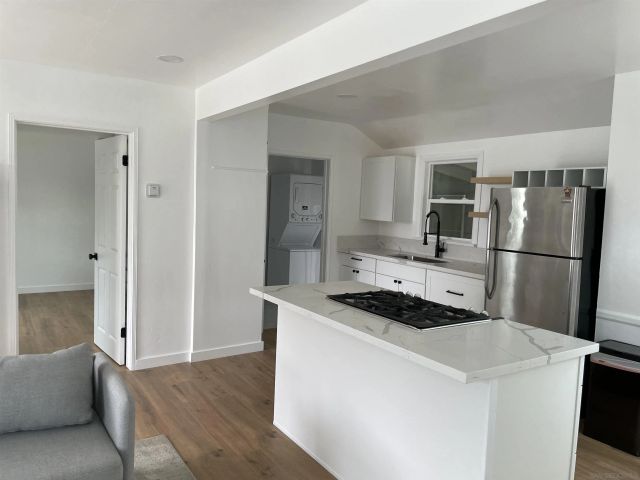 218-220 E Connecticut Ave, Vista, CA 92084