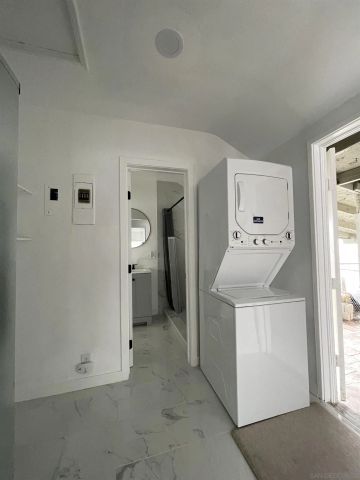 218-220 E Connecticut Ave, Vista, CA 92084