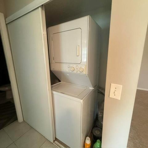 166 Lake Meryl Drive, West Palm Beach, FL 33411