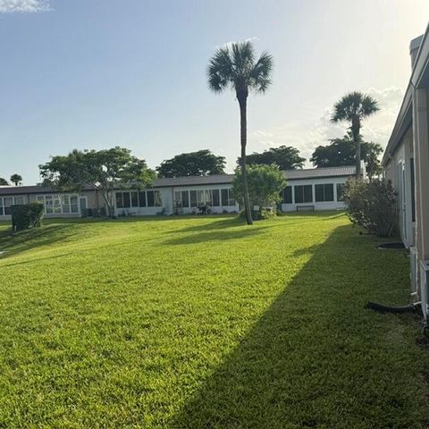 166 Lake Meryl Drive, West Palm Beach, FL 33411