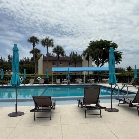 166 Lake Meryl Drive, West Palm Beach, FL 33411