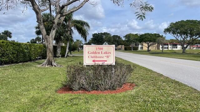 166 Lake Meryl Drive, West Palm Beach, FL 33411