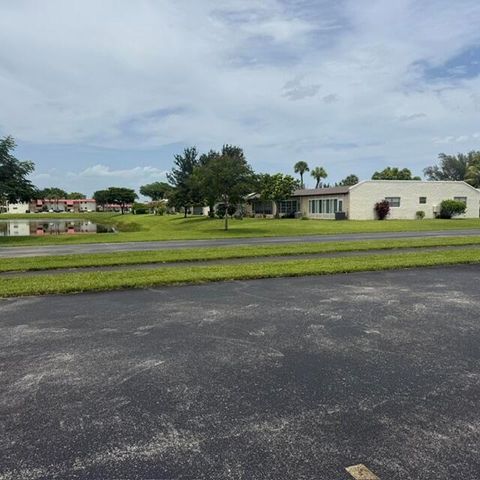 166 Lake Meryl Drive, West Palm Beach, FL 33411