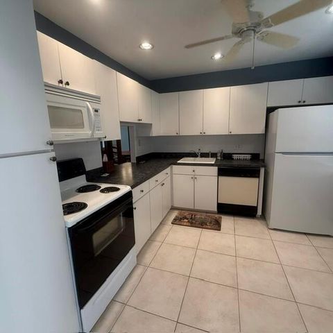 166 Lake Meryl Drive, West Palm Beach, FL 33411