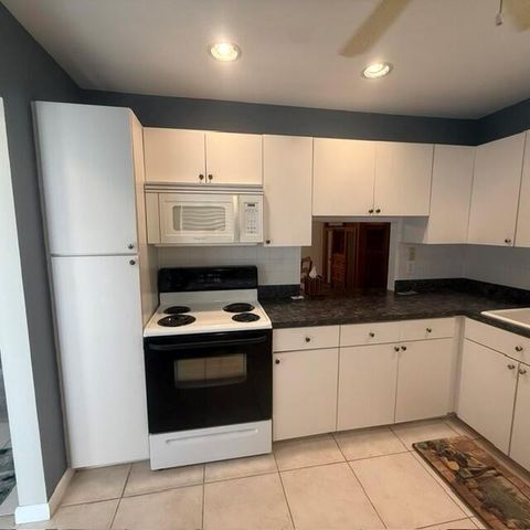 166 Lake Meryl Drive, West Palm Beach, FL 33411