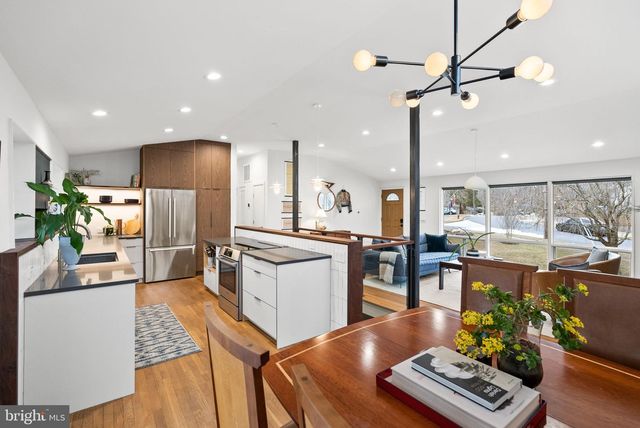 7405 ADD DR, Falls Church, VA 22042