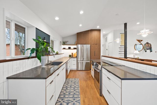 7405 ADD DR, Falls Church, VA 22042