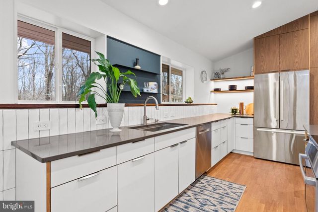 7405 ADD DR, Falls Church, VA 22042