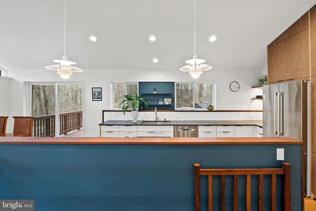 7405 ADD DR, Falls Church, VA 22042