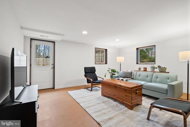 7405 ADD DR, Falls Church, VA 22042