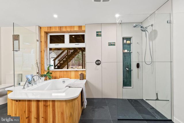 7405 ADD DR, Falls Church, VA 22042