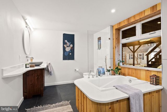 7405 ADD DR, Falls Church, VA 22042