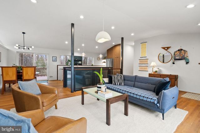 7405 ADD DR, Falls Church, VA 22042