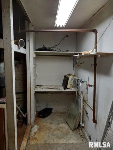 1415 E HENDRYX Lane, Peoria, IL 61615