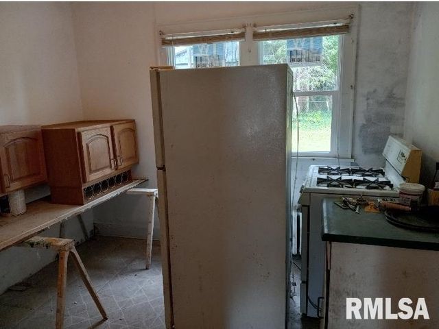 1415 E HENDRYX Lane, Peoria, IL 61615