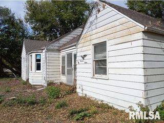 1415 E HENDRYX Lane, Peoria, IL 61615