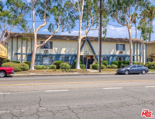 8520 Sunland Boulevard 11, Sun Valley, CA 91352