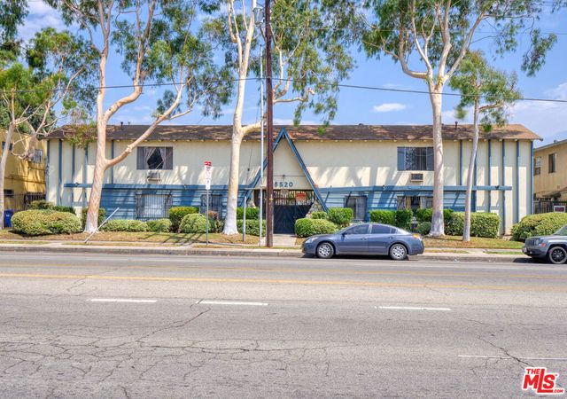 8520 Sunland Boulevard 11, Sun Valley, CA 91352