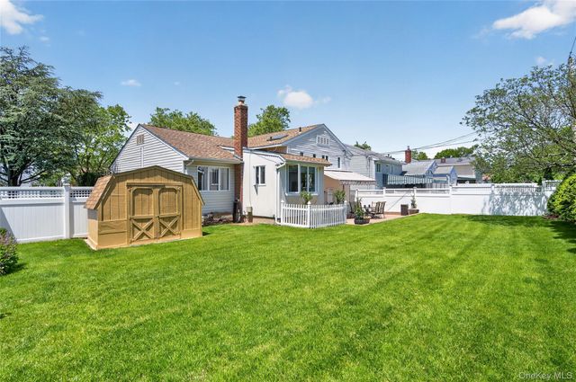 91 Myles Avenue, Levittown, NY 11756