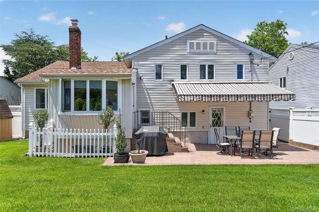 91 Myles Avenue, Levittown, NY 11756
