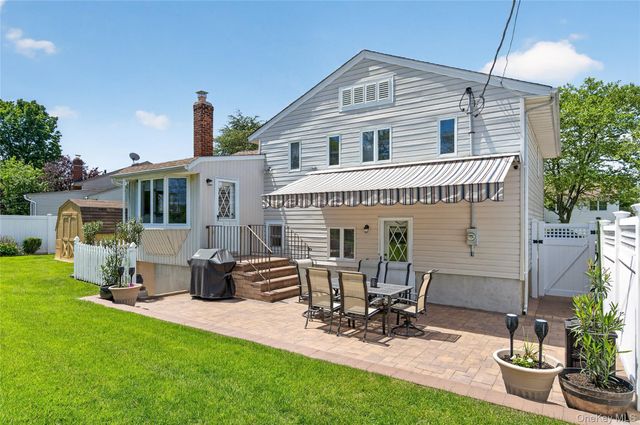 91 Myles Avenue, Levittown, NY 11756