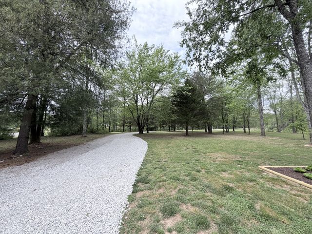 720 Trussell Rd, Monteagle, TN 37356
