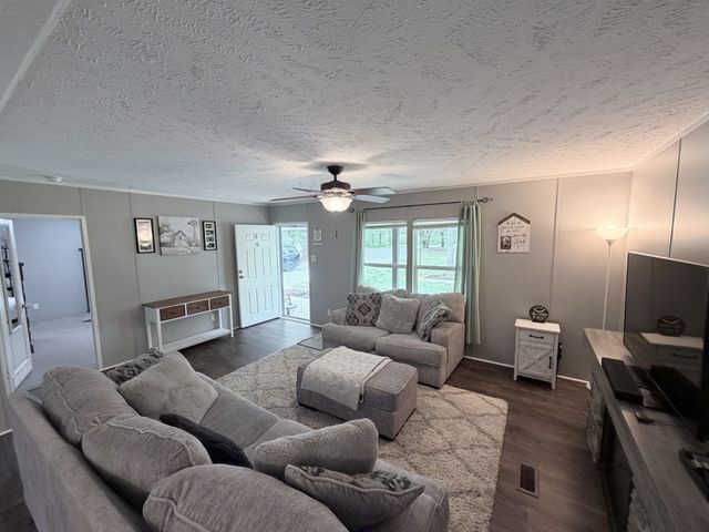 720 Trussell Rd, Monteagle, TN 37356