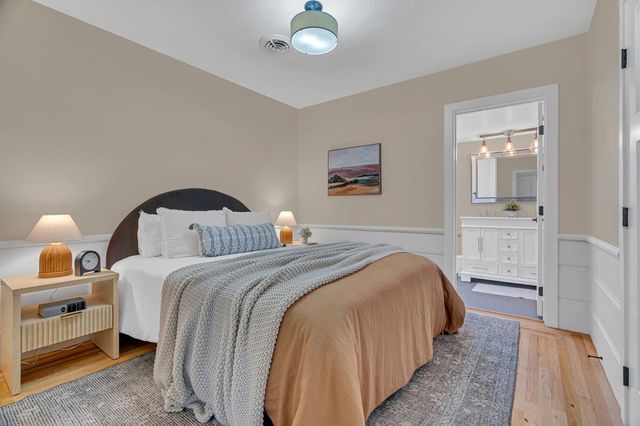 5200 J St, Sacramento, CA 95819