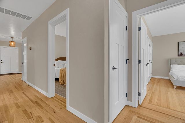 5200 J St, Sacramento, CA 95819