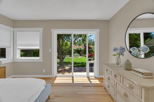 5200 J St, Sacramento, CA 95819