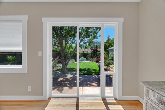 5200 J St, Sacramento, CA 95819