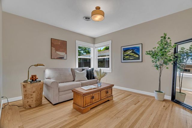 5200 J St, Sacramento, CA 95819