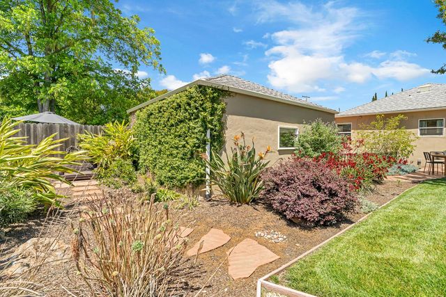 5200 J St, Sacramento, CA 95819