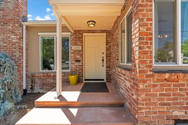 5200 J St, Sacramento, CA 95819